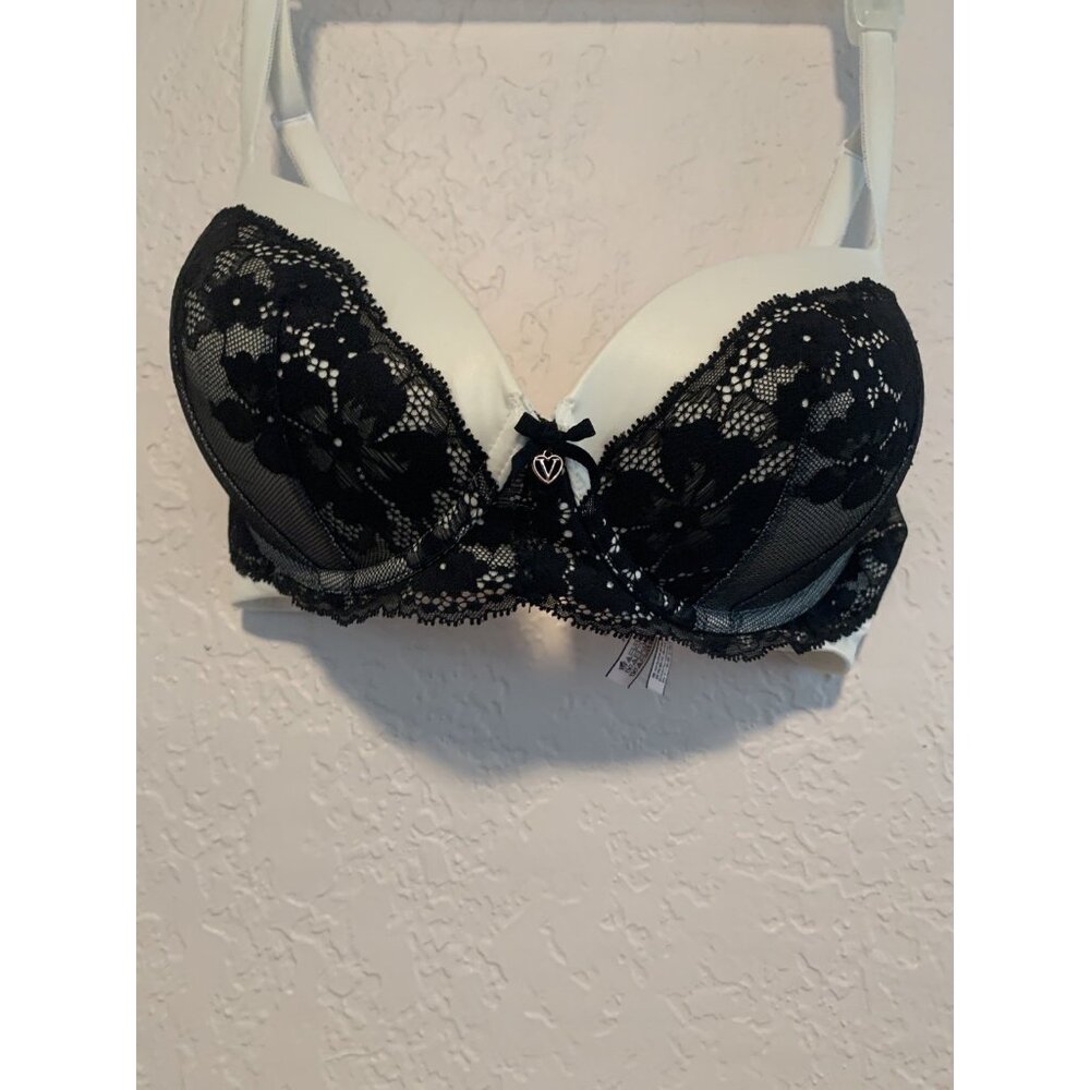 Victoria Secret Demi Bra Black Lace White lining wireless 36D